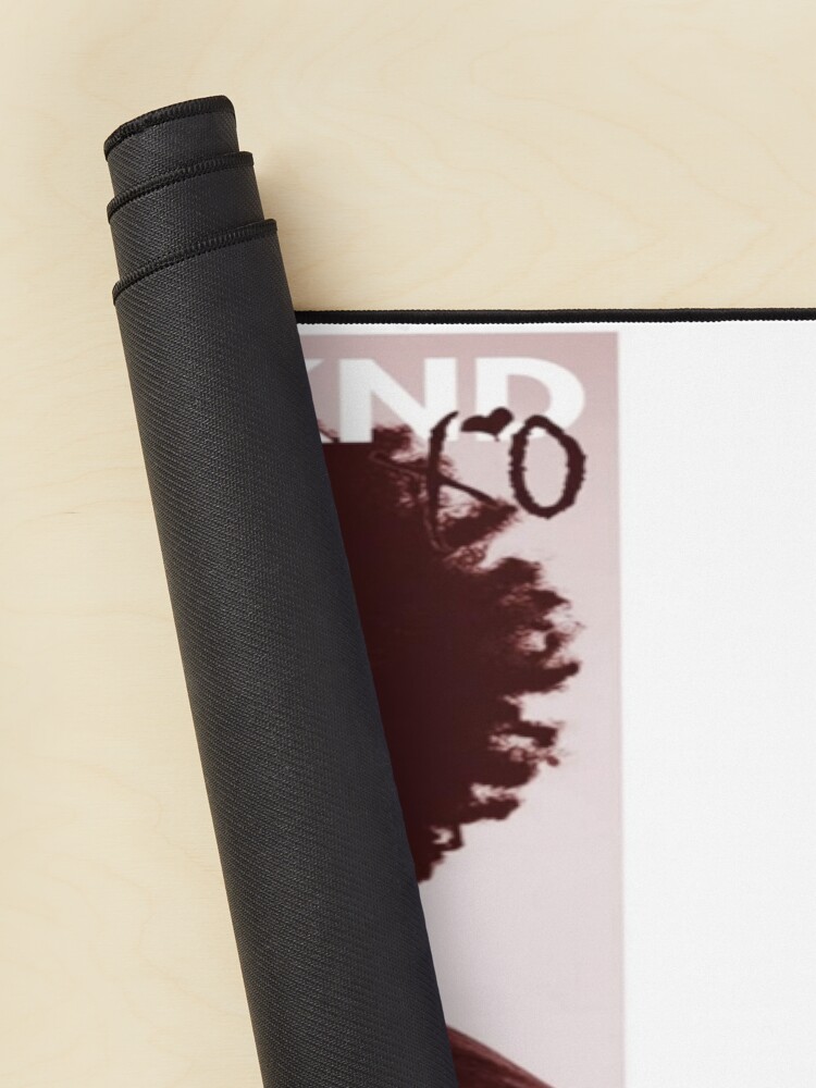 urdesk_mat_rolltall_portrait750x1000-5 urdesk mat rolltall portrait750x1000 5 - The Weeknd UK Store